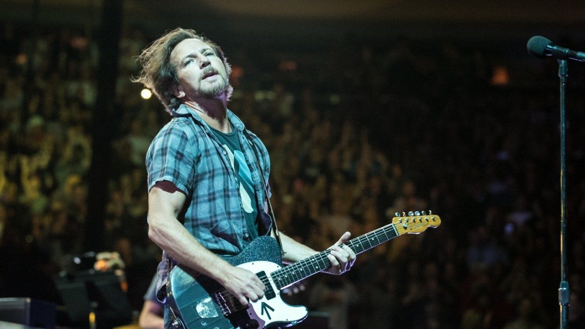 Eddie Vedder Performs Set Of Covers At Beacon Theatre In New York City