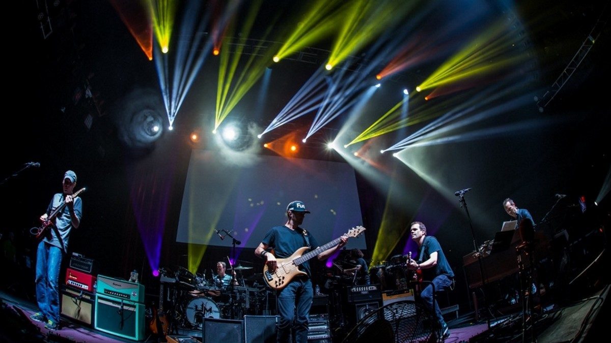 Umphrey's McGee Welcomes Jennifer Hartswick & Natalie Cressman In Las Vegas