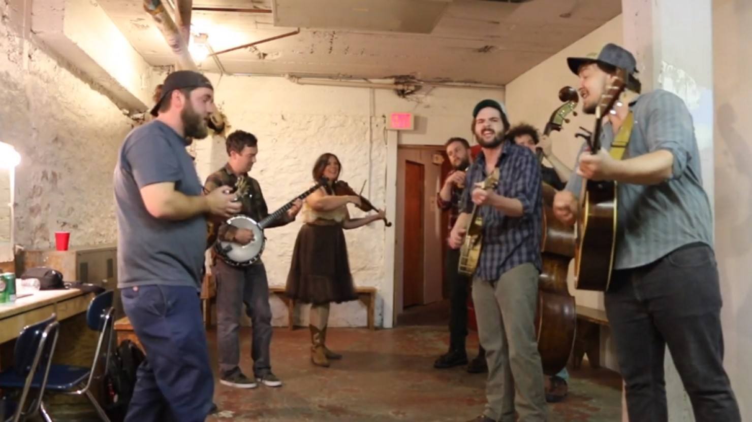 Horseshoes & Hand Grenades Team With Members Of Yonder Mountain String
