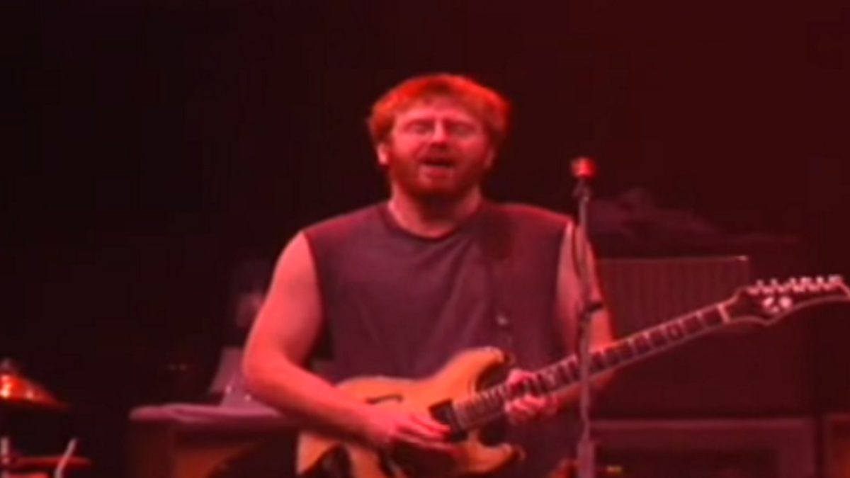 New To YouTube: Phish Lays Down 'Tweezer' For The Ages In New Haven 1995