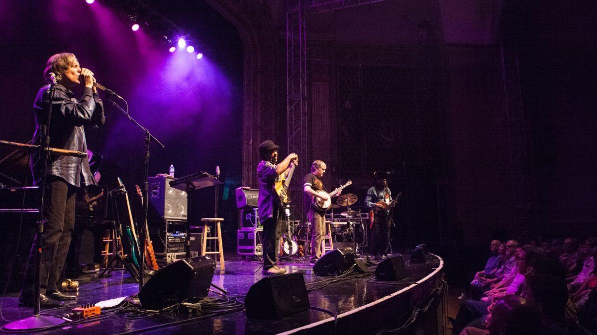 Bela Fleck And The Flecktones Bring Reunion Tour To Keswick Theatre: Photos, Videos & Setlist