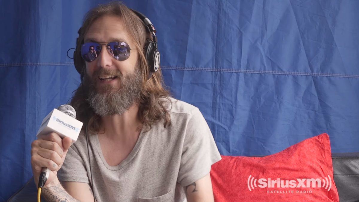Chris Robinson Discusses Meeting Gregg Allman & Warren Haynes