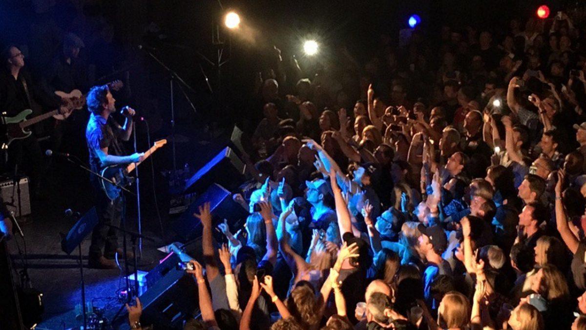 Eddie Vedder Makes Surprise Appearance At Hot Stove Cool Music Benefit Concert In Chicago