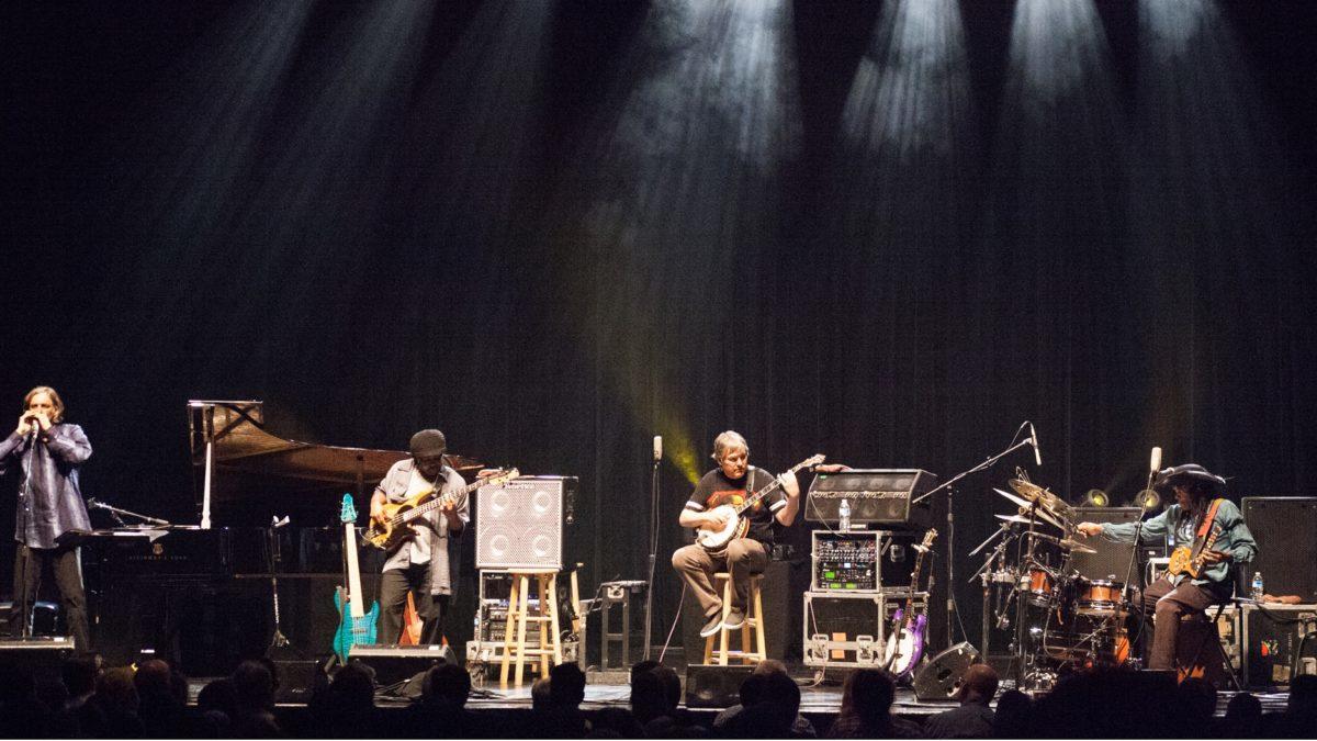 Friday Full Show Double Feature: Bela Fleck & The Flecktones In New York