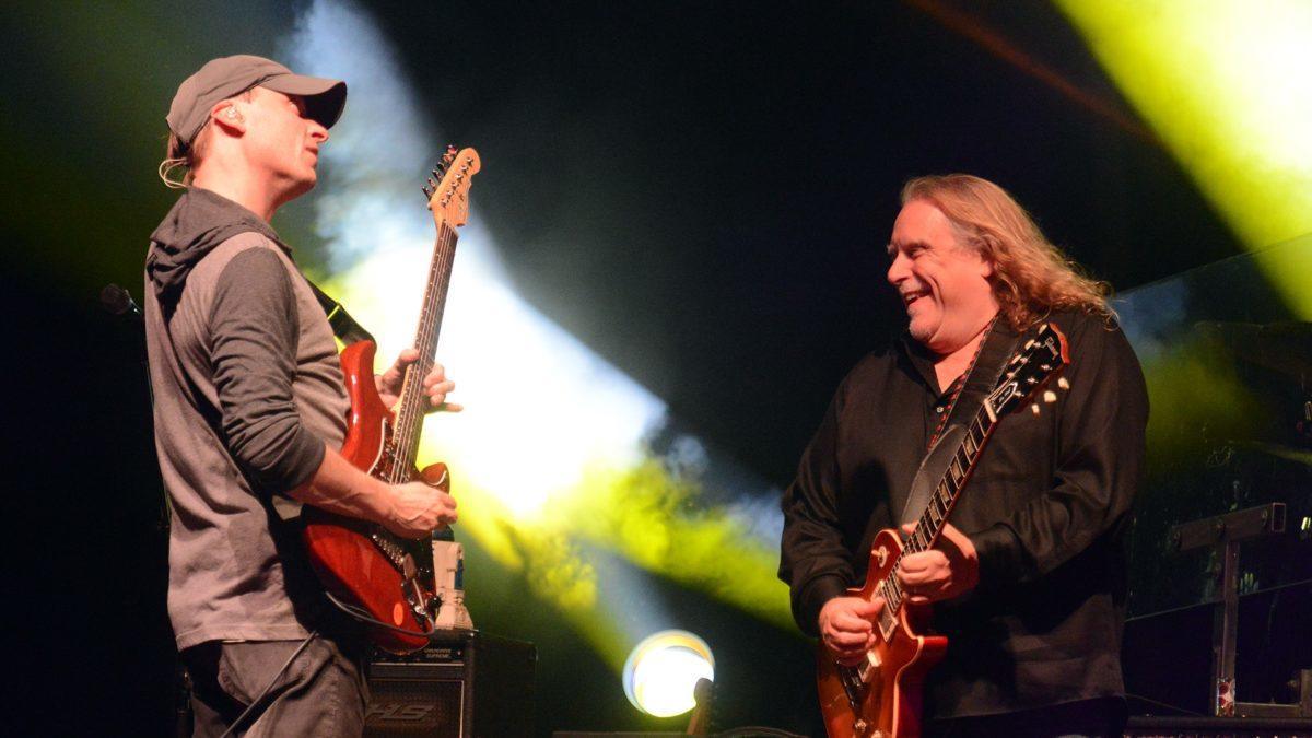 Happy Birthday Warren Haynes: Watch 5 Memorable Mountain Jam Collaborations
