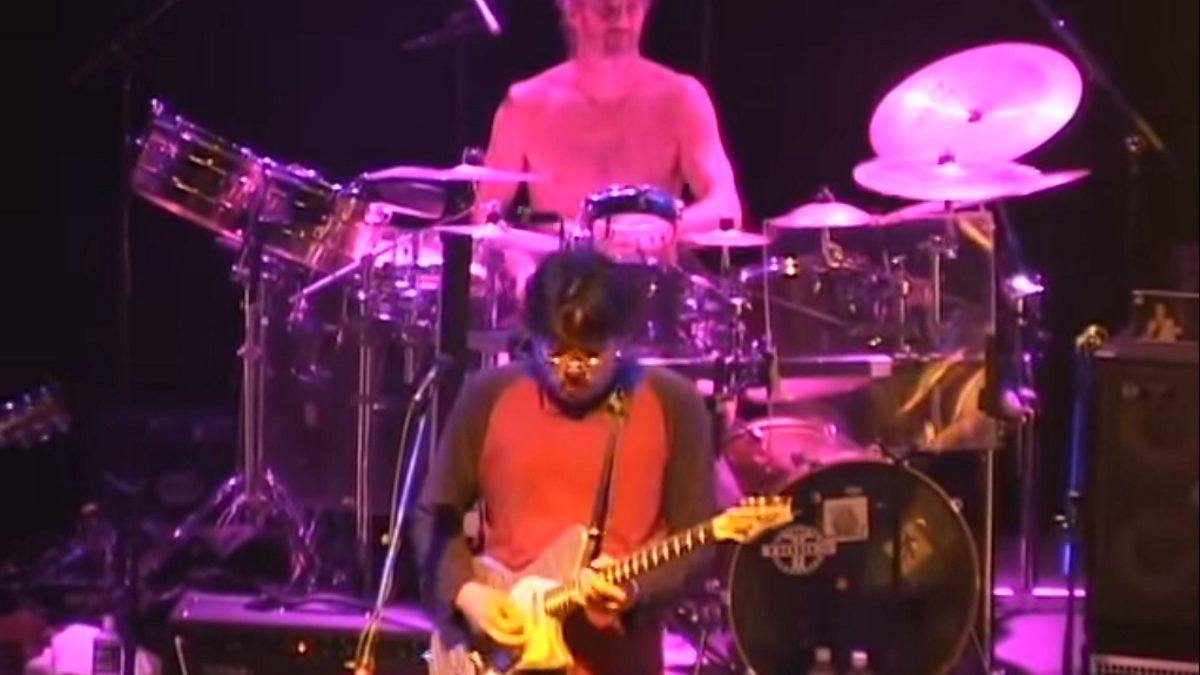 Big Head Todd Mohr Leads The String Cheese Incident On Eric Clapton Cover In 2001