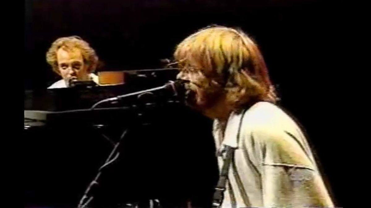 Phish Fits Rare Instrumental Within 'Tweezer' On This Date In 1995
