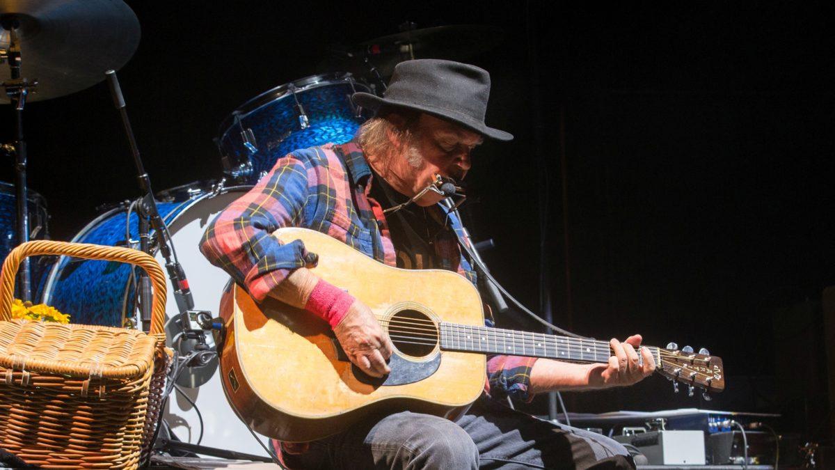 Neil Young, Metallica, My Morning Jacket & Roger Waters Among 2016 Bridge School Benefit Performers