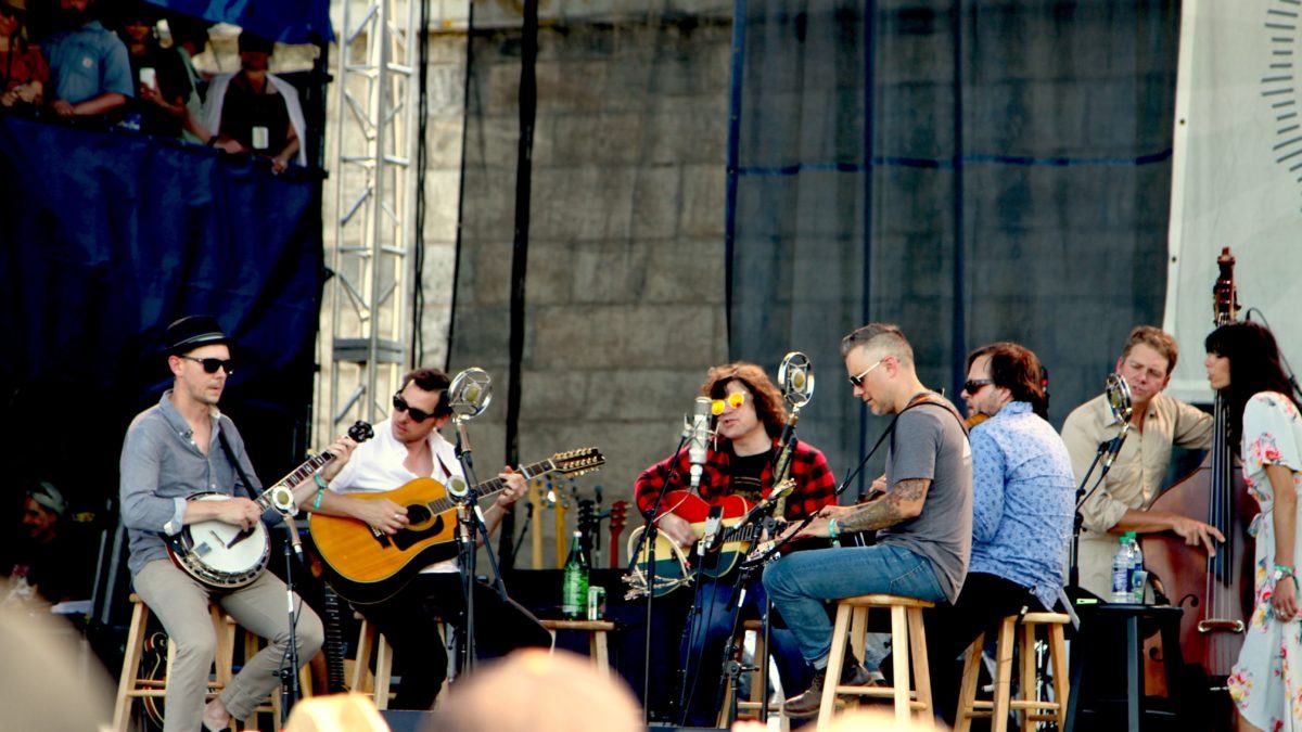 [UPDATED] Newport Folk Festival 2016: The 9 Best Sets From Fort Adams & Photos