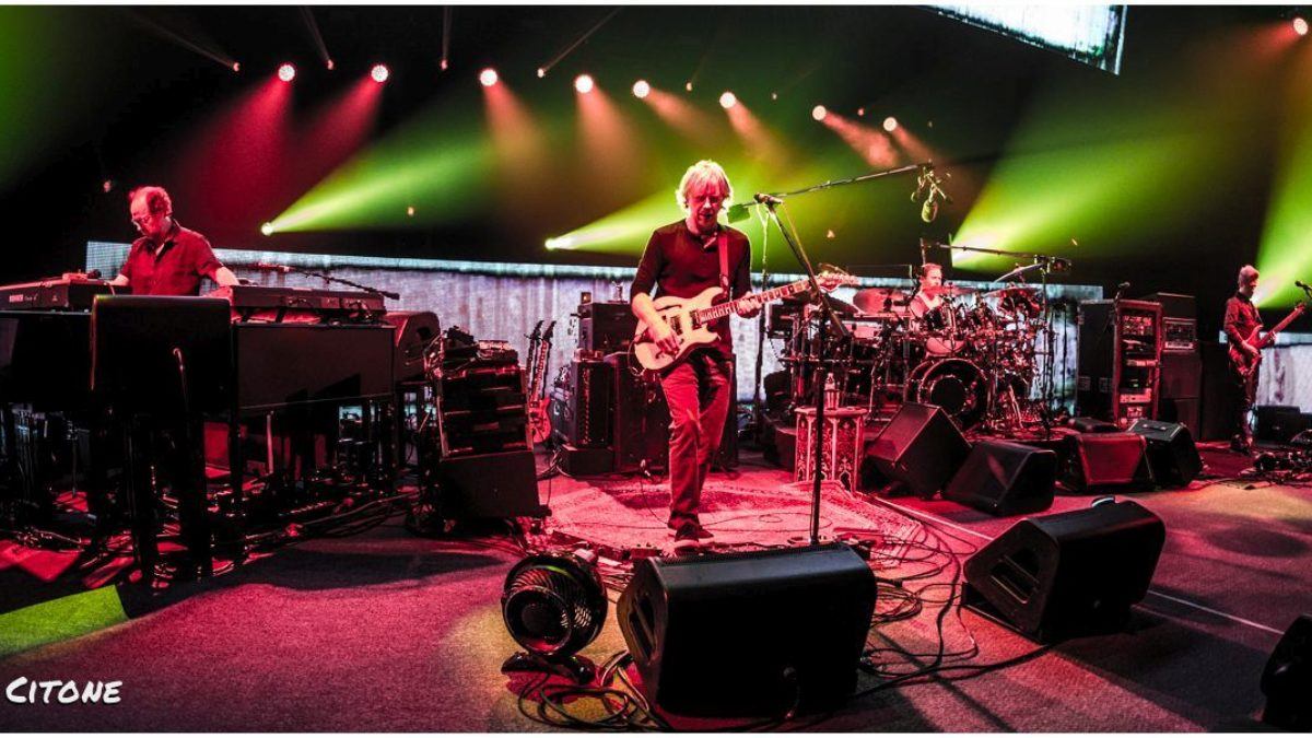 Watch Phish Take 'Sneakin' Sally' Deep At Bill Graham Civic Auditorium