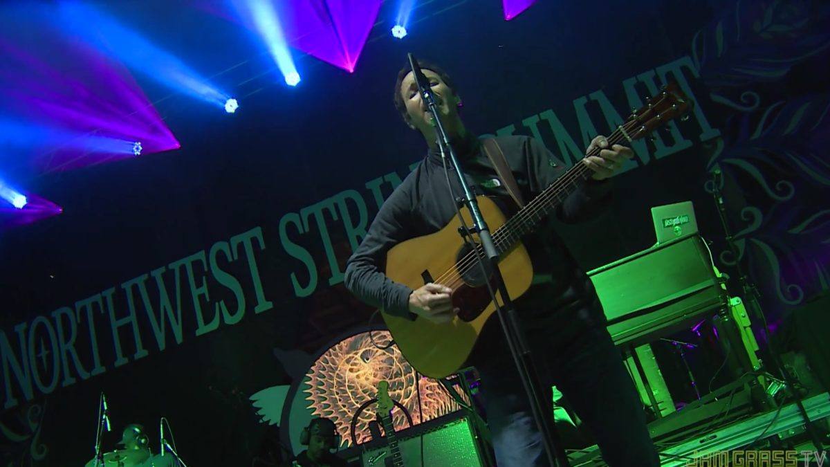 Pro-Shot: Yonder Mountain String Band Shares 25-Minute Pink Floyd ‘Dogs’ Video