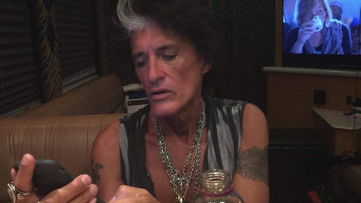 [UPDATED] Guitarist Joe Perry Collapses During Hollywood Vampires Show In Brooklyn