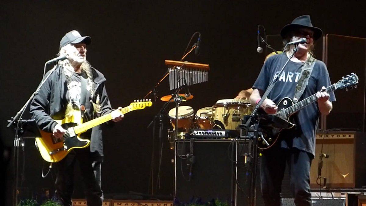 Willie Nelson Guests With Neil Young & Promise Of The Real For Second Night In A Row