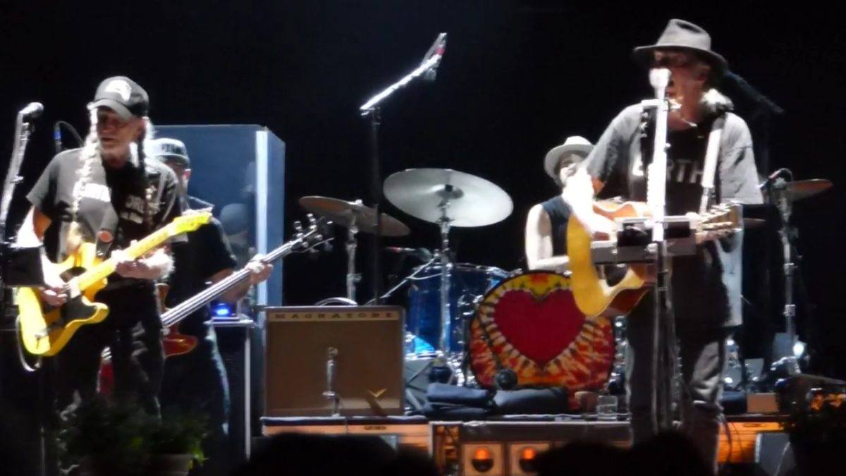 Neil Young & Promise Of The Real Welcome Willie Nelson For Third Show In A Row