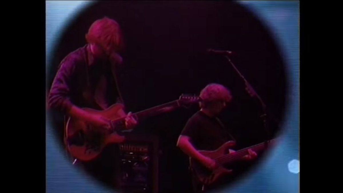 Phish Treats Camden To Insane 'Scents,' Cover Debut, Busts Outs & 4 Song Second Set In 2003