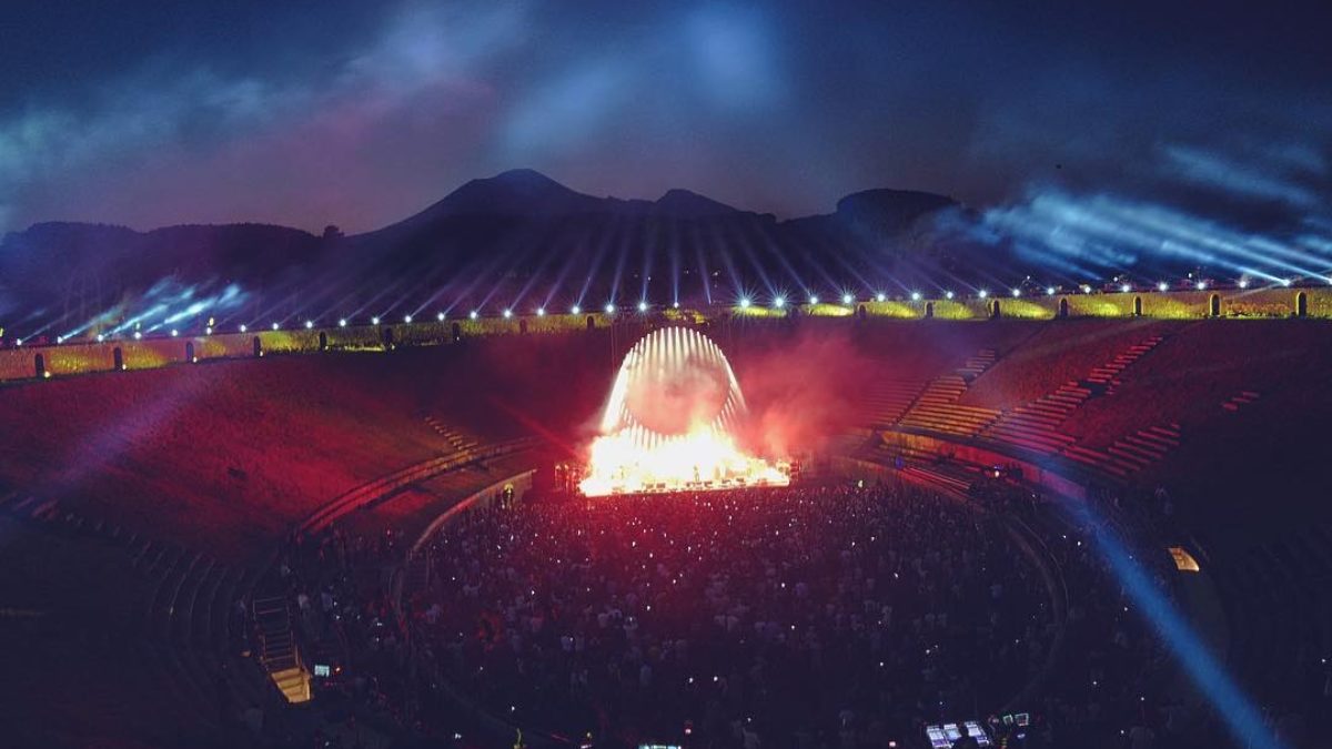 [UPDATED] David Gilmour Busts Out Pink Floyd 'Dark Side Of The Moon' Classic In Pompeii