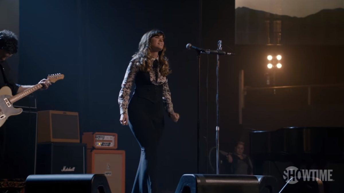 Nicole Atkins & Scott Metzger Perform On ‘Roadies’