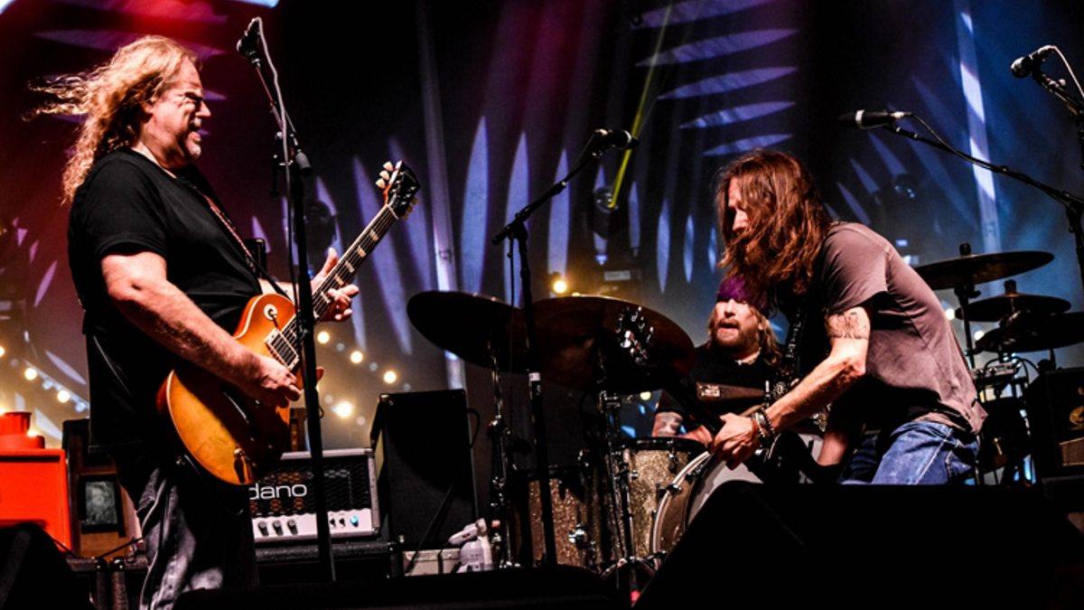 Gov't Mule Welcomes Charlie Starr For Faces & Stones Covers In Philadelphia