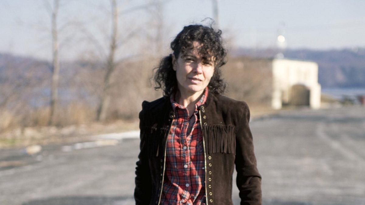 Looking Ahead To Lockn': Donna The Buffalo's Tara Nevins Talks Occupational Work Hazards & More