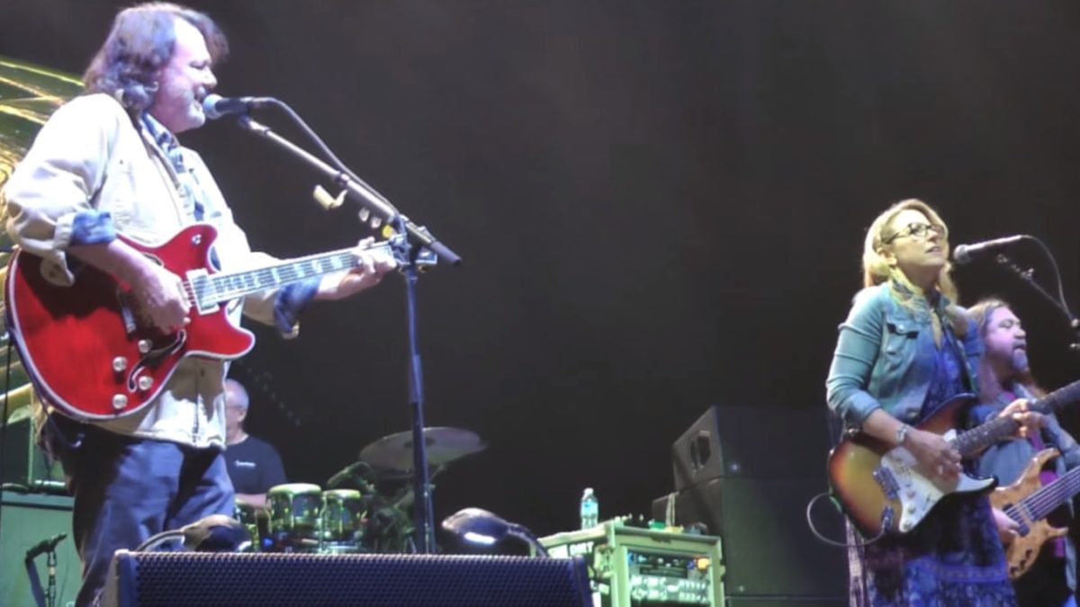 Pro-Shot Video: Widespread Panic Welcomes Tedeschi Trucks Band Members For Rolling Stones Cover