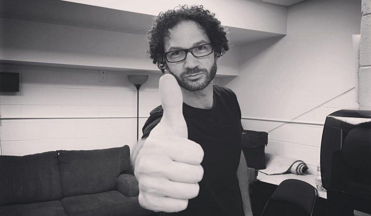 andy-farag-thumps-up