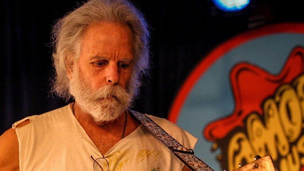 Bob Weir Plays In-Store Performance At Amoeba Records