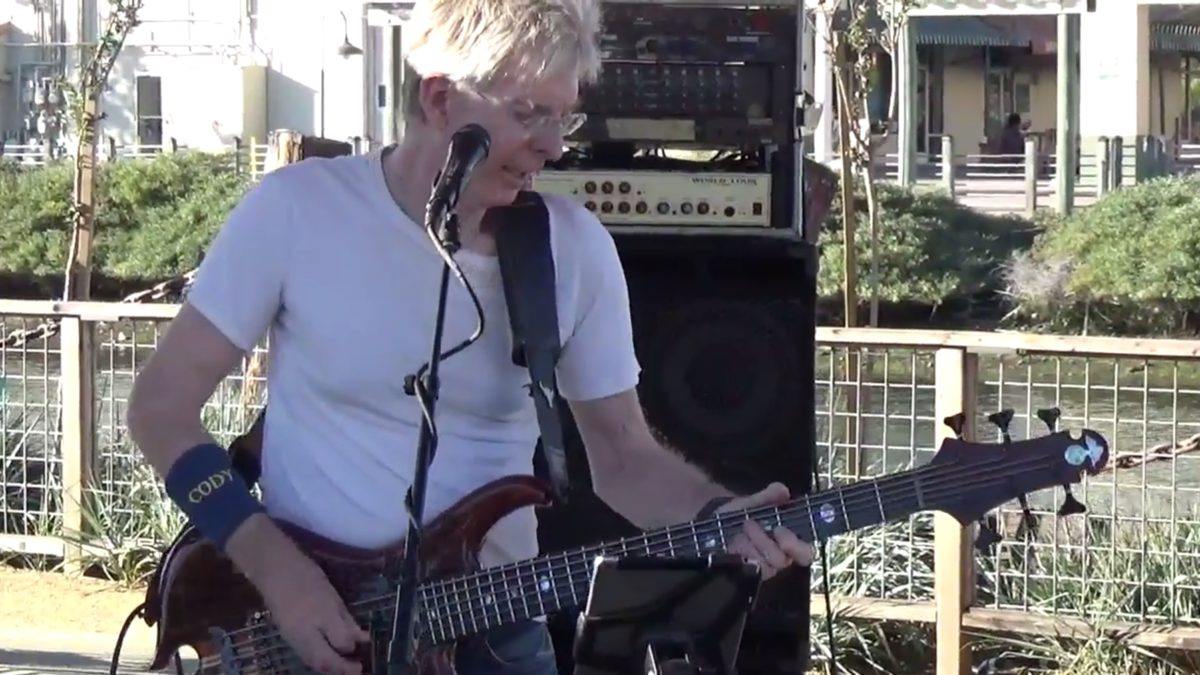 Phil Lesh, Jason Crosby, Craig MacArthur & Alex Koford Play Upbeat ‘Candyman’ At Terrapin Crossroads