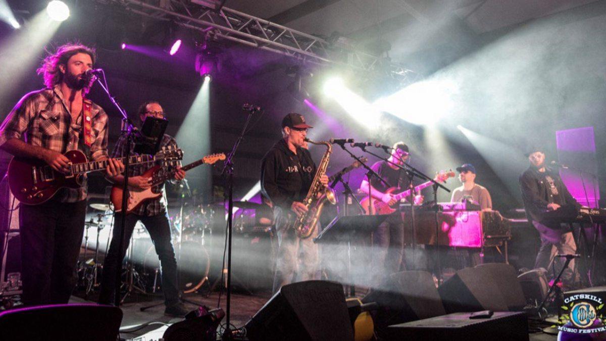 Pink Talking Fish & Kung Fu Perform Prince & David Bowie Tribute At Catskill Chill