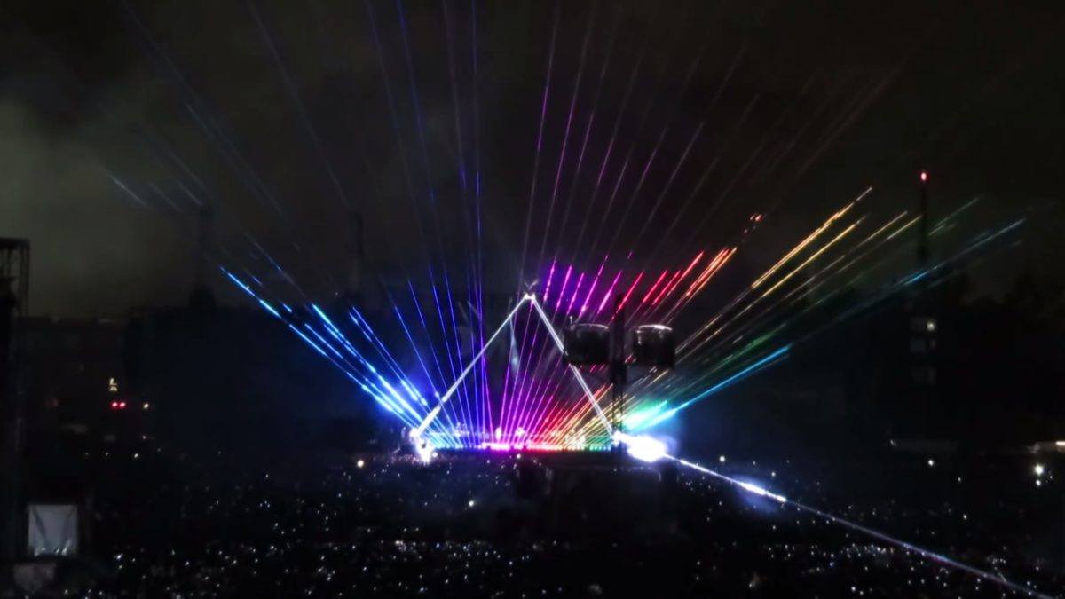 Roger Waters Plays ‘Pigs On The Wing 2’ In Mexico City