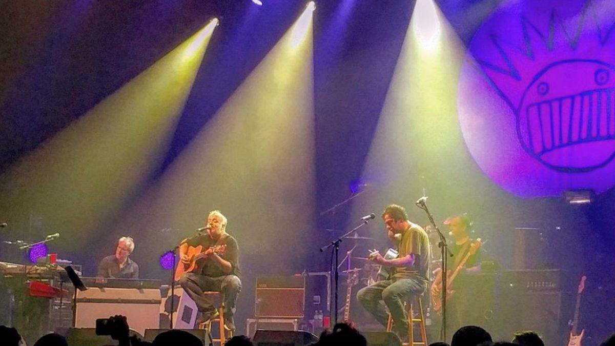 Ween Goes Acoustic In Minnesota