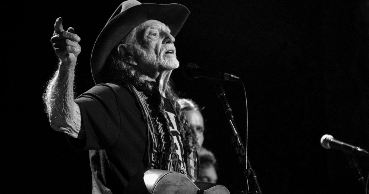 willie-nelson-stu-kelly-crop