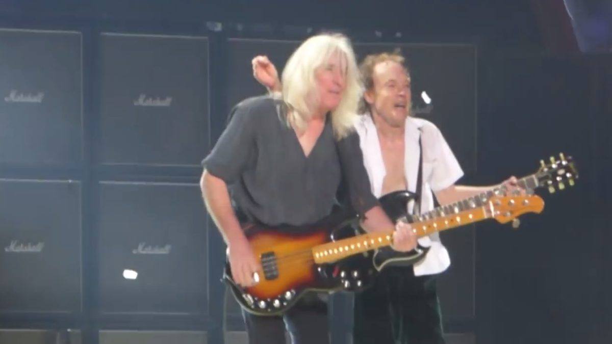 Cliff Williams' Last Show With AC/DC After 39 Year Run Includes Bust Out