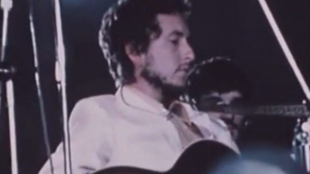 Watch Rare Footage Of Bob Dylan & The Band At Isle Of Wight 1969