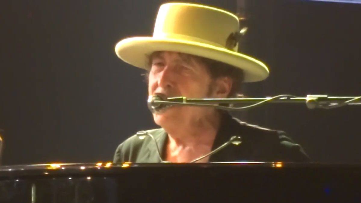 Bob Dylan Plays Rarities & More During Desert Trip Set