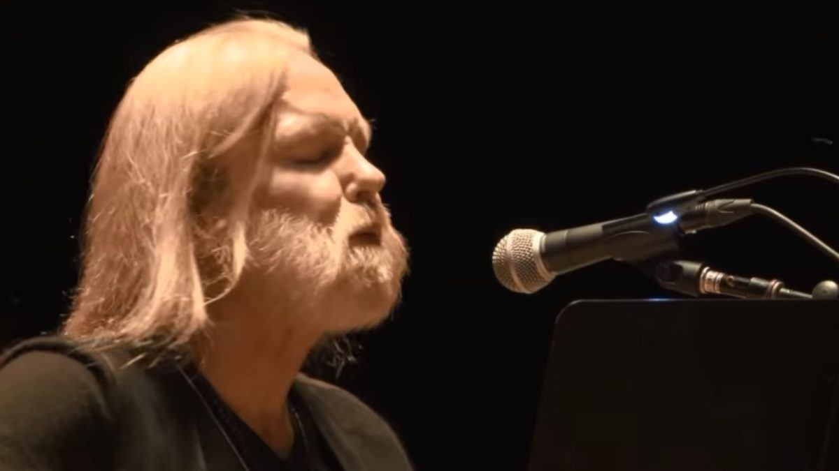 Pro-Shot Video: Gregg Allman & Scott Sharrard Play ‘These Days’ Acoustic At Red Rocks