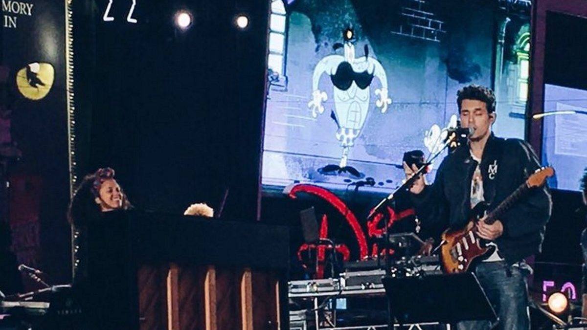 John Mayer & Questlove Among Alicia Keys Guests At Surprise Show