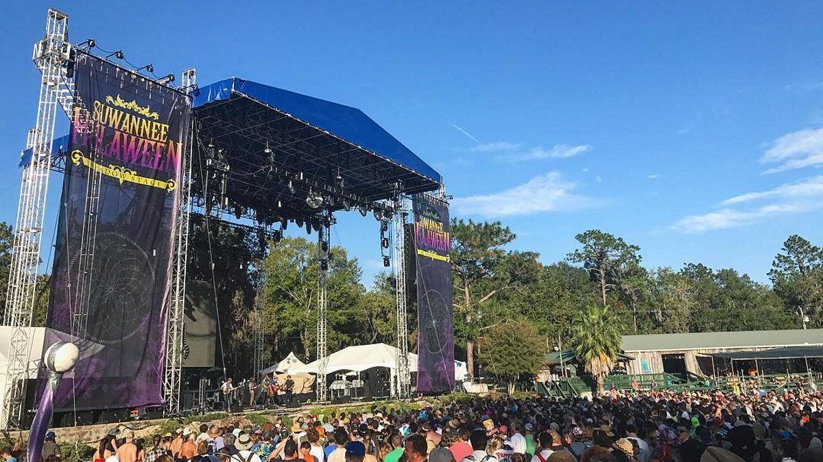 The String Cheese Incident Concludes Suwannee Hulaween With Guests Galore