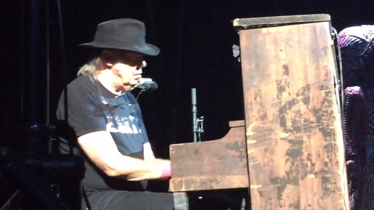 Neil Young Plays Career Spanning Set With Promise Of The Real In Pomona