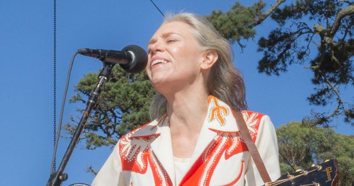 gillian-welch-munksgard-crop