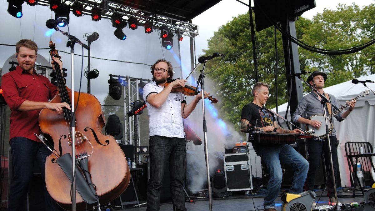 The Infamous Stringdusters Announce New Album & Share Single