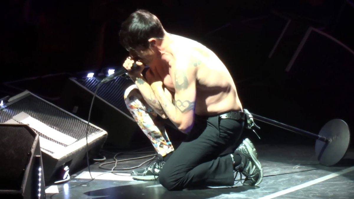 Red Hot Chili Peppers Cover Black Sabbath & Leonard Cohen In Amsterdam