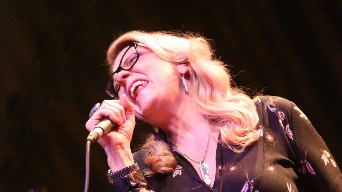 Tedeschi Trucks Band Debuts Leon Russell Cover At Boston Run Finale