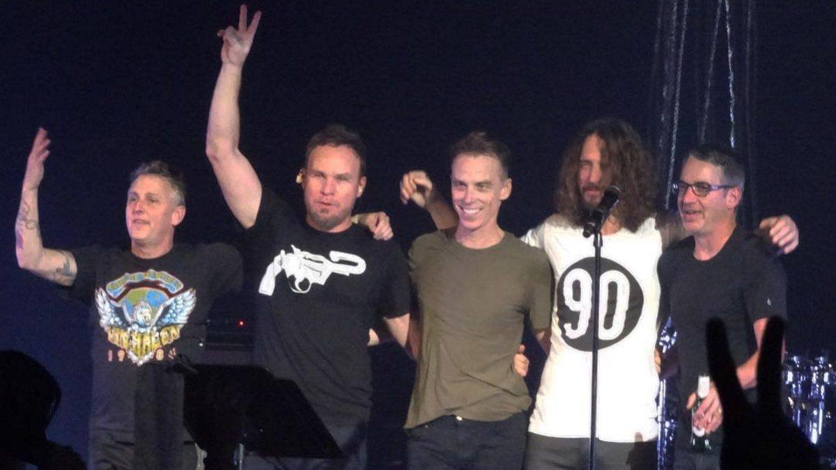 Multi-Cam Video: Temple Of The Dog Performs 'Hunger Strike' In Philadelphia