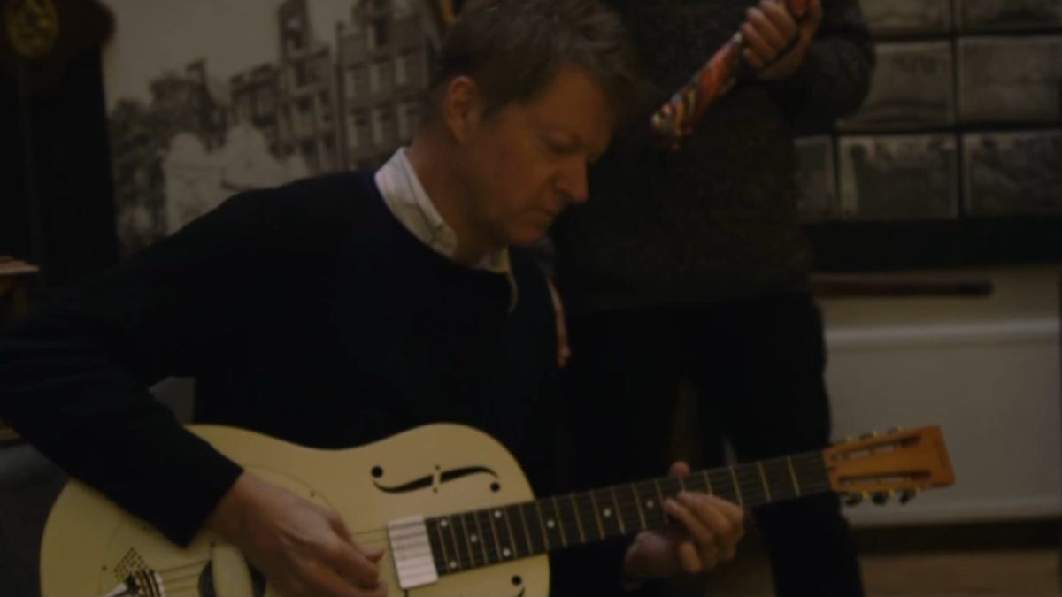 Pro-Shot Video: Wilco Performs ‘Schmilco’ Songs For La Blogotheque A Take Away Show