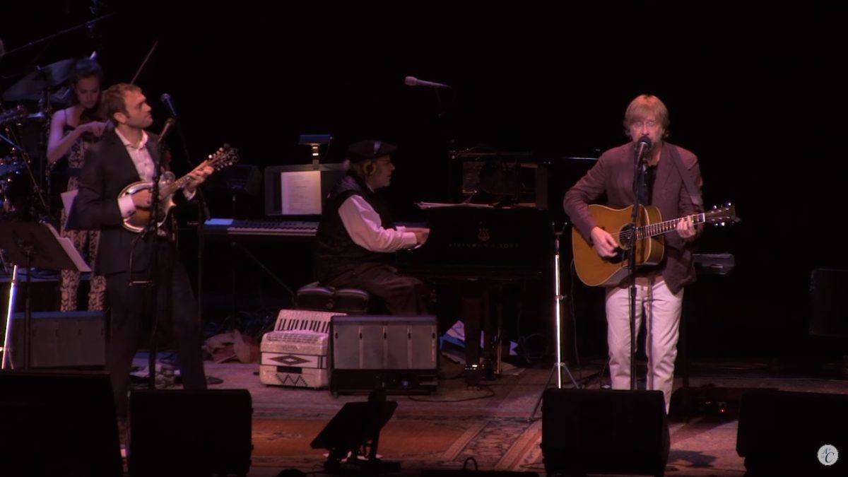 Pro-Shot Videos: Trey Anastasio Performs On 'A Prairie Home Companion'