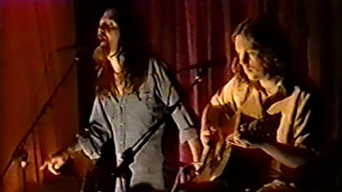 Watch Expanded Version Of The Black Crowes On 'Storytellers' In 1996