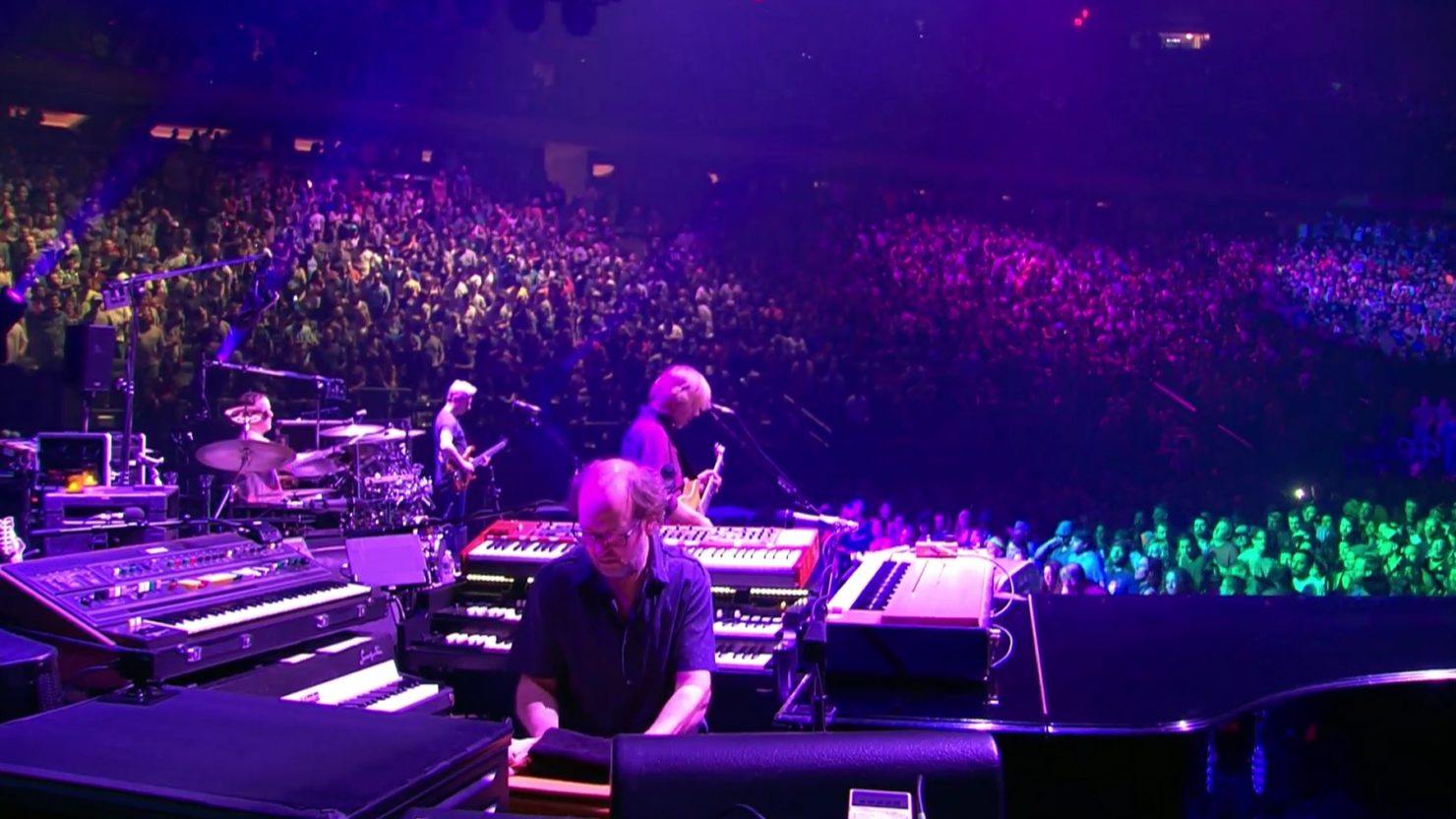 Night 3 At MSG Phish Continues 2016 New Year's Run In New York
