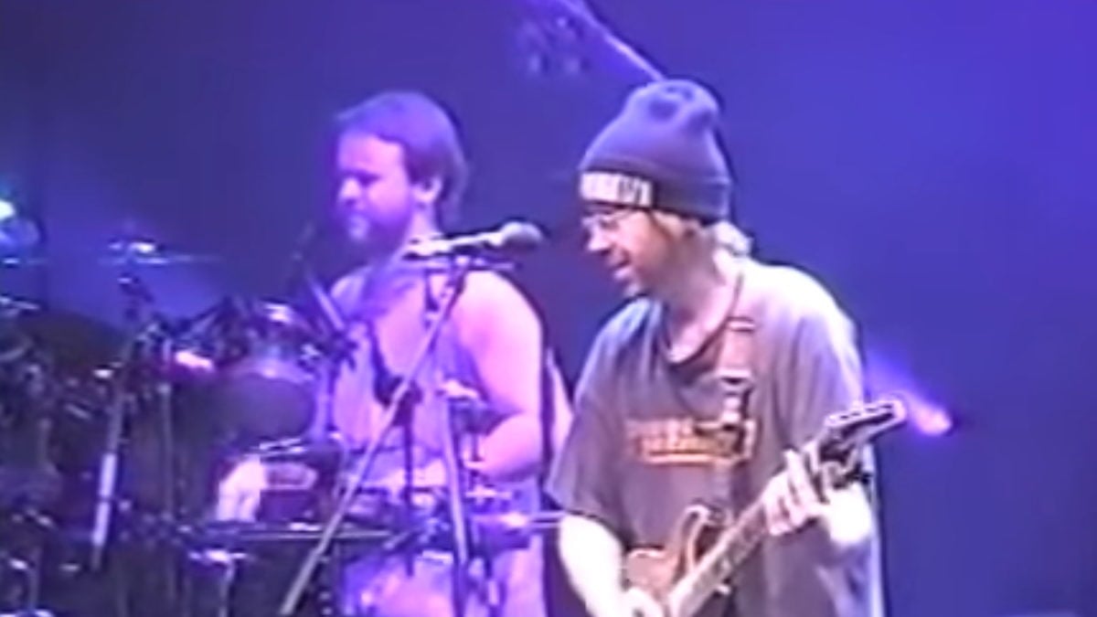 Phish Unleashes Stellar 'Tweezer' In Raleigh On Fall Tour 1999