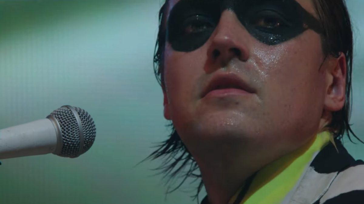 Arcade Fire Shares ‘The Suburbs’ Live Video