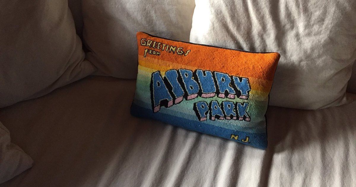 bruce-springsteen-couch-crop